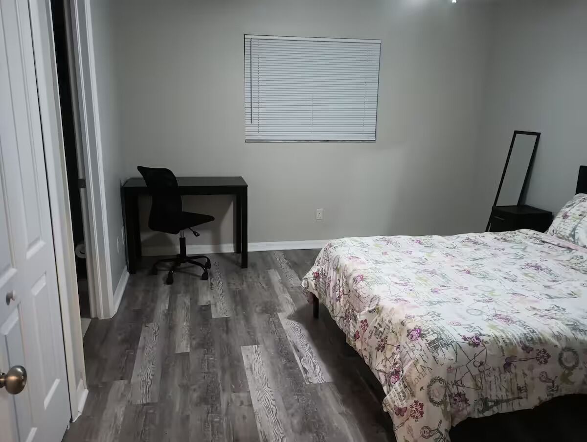 2 Schlafzimmer, Schreibtisch, Bügeleisen/Bügelbrett, WLAN