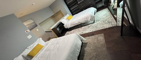3 habitaciones, tabla de planchar con plancha, wifi y ropa de cama