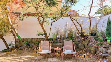 ํ
๋ผ์ค/ํํฐ์ค