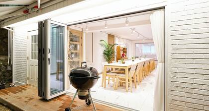 SA Tailored Serviced Home near Metro