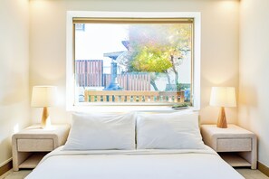 6 bedrooms, iron/ironing board, free WiFi - SA Tailored Serviced Home near Metro (Seoul)