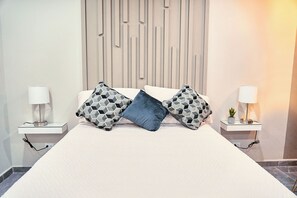 2 bedrooms, iron/ironing board, WiFi, bed sheets - Marloma apartment #1 (Ensenada)