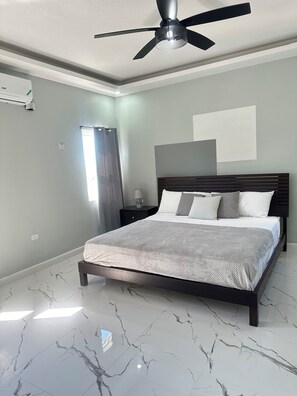 2 dormitorios, tabla de planchar con plancha, wifi gratis y ropa de cama