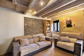 Télévision, cheminée