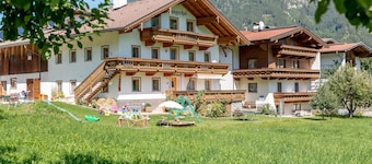 Apartment 'Oberanger' with Mountain View, Shared Garden and Wi-Fi