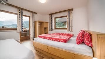 3 bedrooms, free WiFi, bed sheets