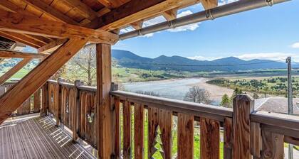 Village House in Puyvalador: Mountain Charm, Stunning Lake Views