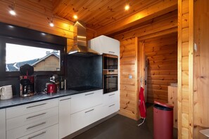 Microwave, oven, stovetop, coffee/tea maker