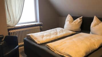 8 bedrooms, free WiFi, bed sheets