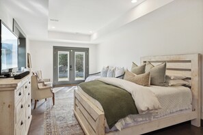 1 bedroom, iron/ironing board, travel crib, WiFi
