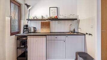 Fridge, microwave, coffee/tea maker, electric kettle