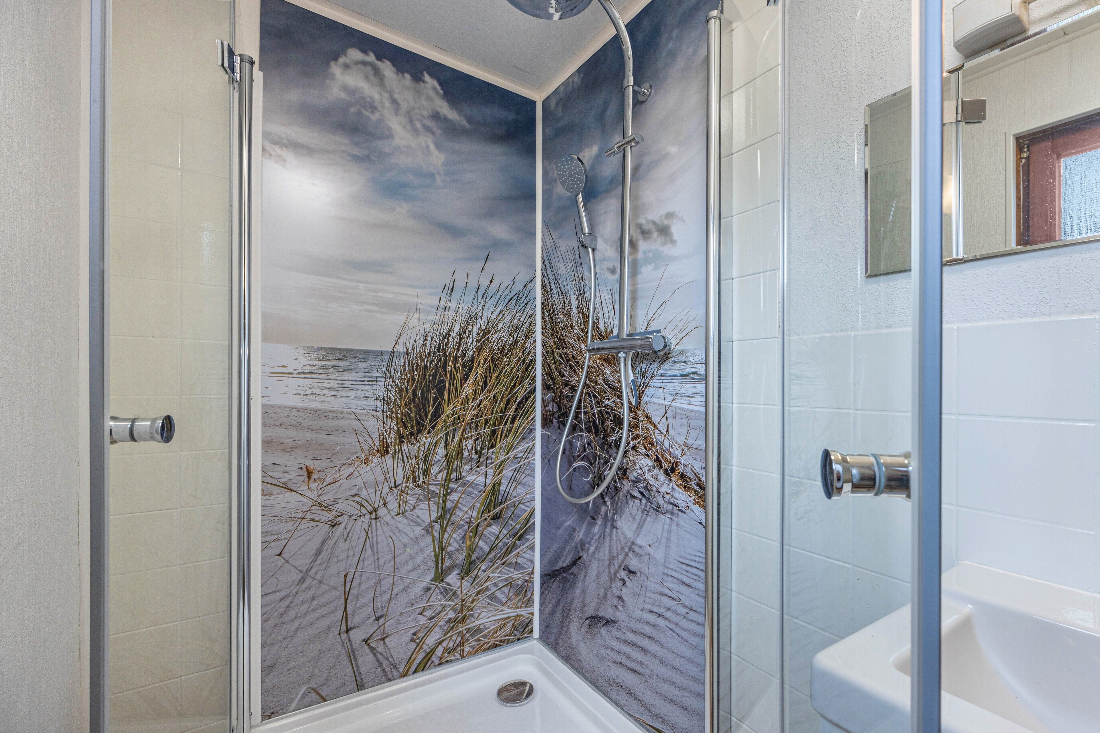 Dusche, Haartrockner, Handtücher