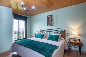 5 chambres, fer et planche à repasser, Wi-Fi gratuit, draps fournis