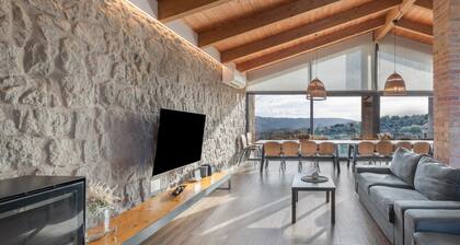 Country House 'El Salvans' with Mountain View, Wi-Fi and Air Conditioning