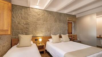 10 bedrooms, desk, iron/ironing board, free WiFi