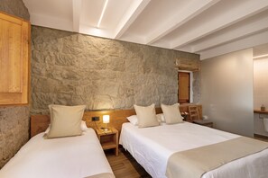 10 bedrooms, desk, iron/ironing board, free WiFi