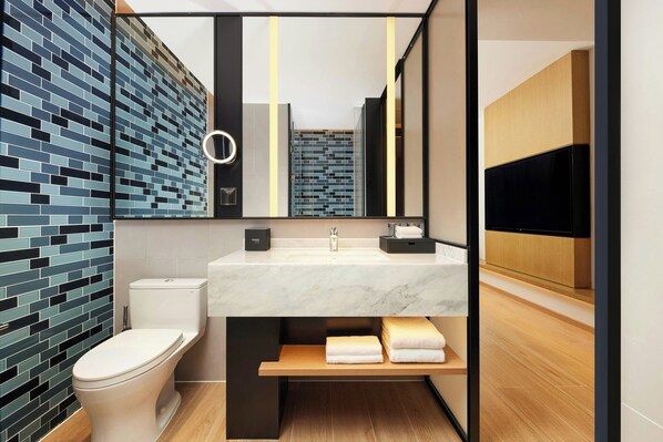 Hair dryer, slippers - Fairfield by Marriott Haikou Meilan (Haikou)