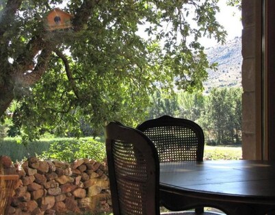 Casa rural 'Vivir En El Campo' con vistas a la montaña y jardín privado