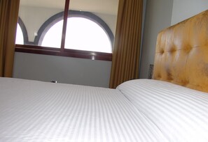 2 quartos, ferros/tábuas de passar roupa, Wi-Fi de cortesia