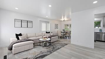 スマートテレビ、書斎 / ワークスペース