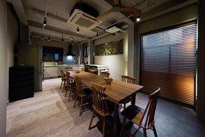 In-room dining - L9 Tailor Serviced Home near Hongik Univ (Seoul)