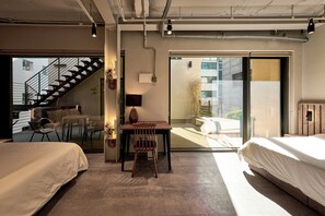 ทาวน์โฮมสำหรับครอบครัว, วิวสวนหย่อม | 3 ห้องนอน, ห้องเก็บเสียง, เตารีด/โต๊ะรีดผ้า, Wi-Fi ฟรี