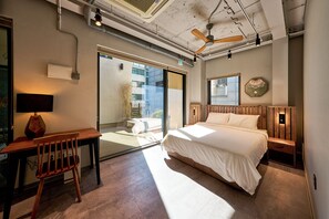 ทาวน์โฮมสำหรับครอบครัว, วิวสวนหย่อม | 3 ห้องนอน, ห้องเก็บเสียง, เตารีด/โต๊ะรีดผ้า, Wi-Fi ฟรี