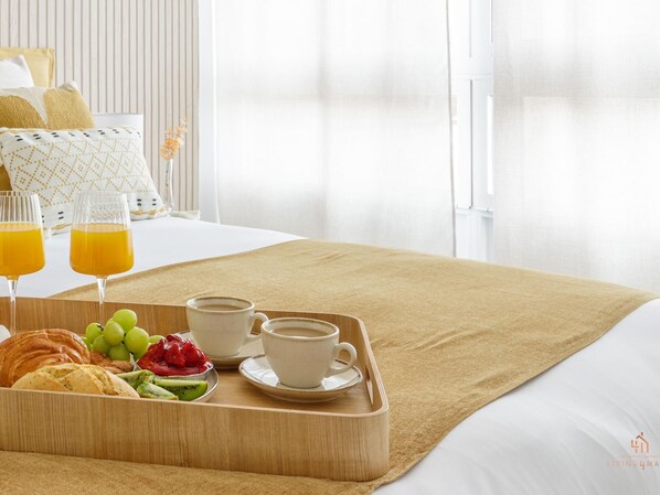 2 bedrooms, iron/ironing board, internet, bed sheets