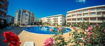 Apartment - Sleeps 6, Pet Friendly & 6 Pools