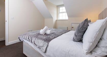 Tranquil Riverside Retreat in Norwich