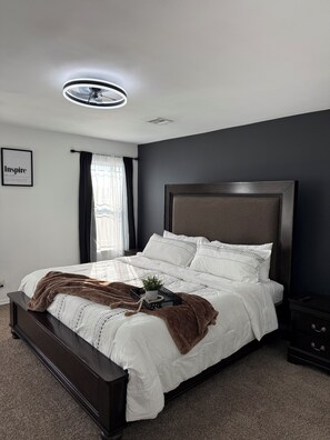 4 slaapkamers, een strijkplank/strijkijzer, gratis wifi, beddengoed