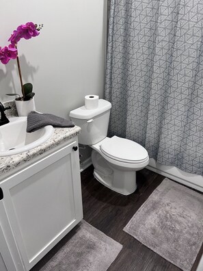 Handtücher, Seife, Toilettenpapier