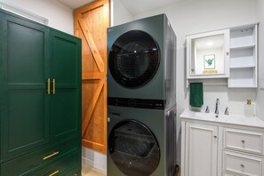 Interior - Hidden Oasis-The Guesthouse (El Cajon)