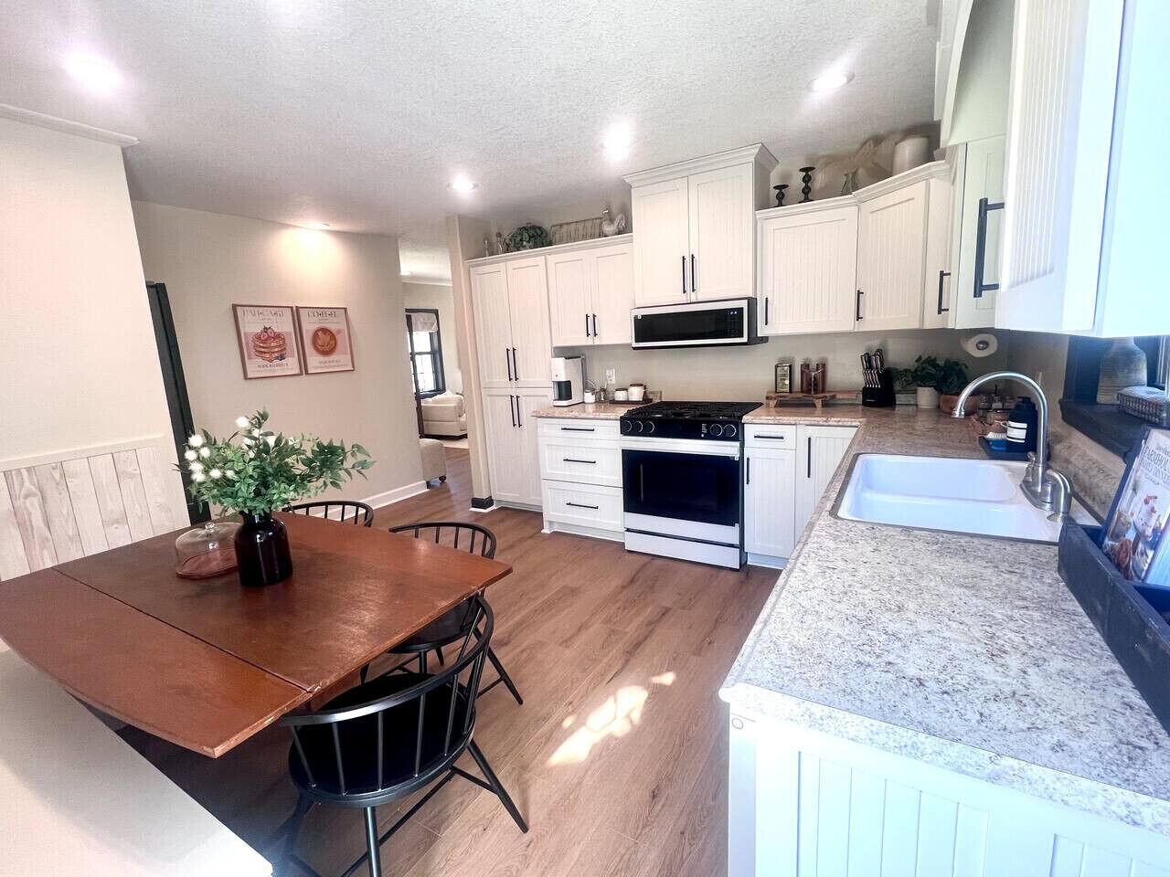 冰箱、微波炉、烤箱、炉灶