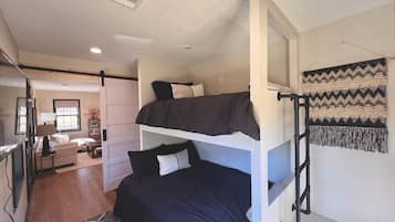 2 chambres, fer et planche à repasser, accès au Wi-Fi (inclus)