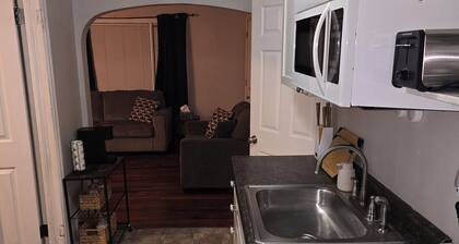 Cozy 1-bedroom walking distance to downtown Champaign