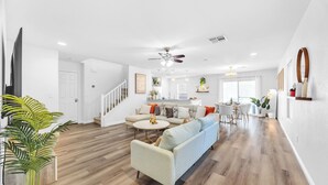 Unclassified image, 3 of 57, button - Elegant 4-Bedroom Retreat with Hot Tub & Game Room in Lively Las Vegas (Las Vegas)