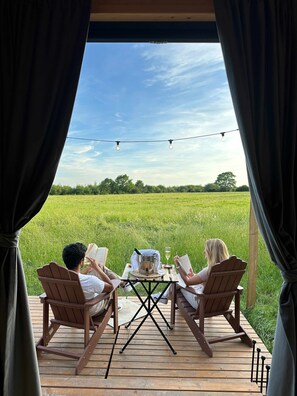 Outdoor dining - The Field View 2 by Tiny Away (Egerton)