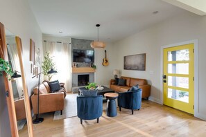 TV, fireplace, offices