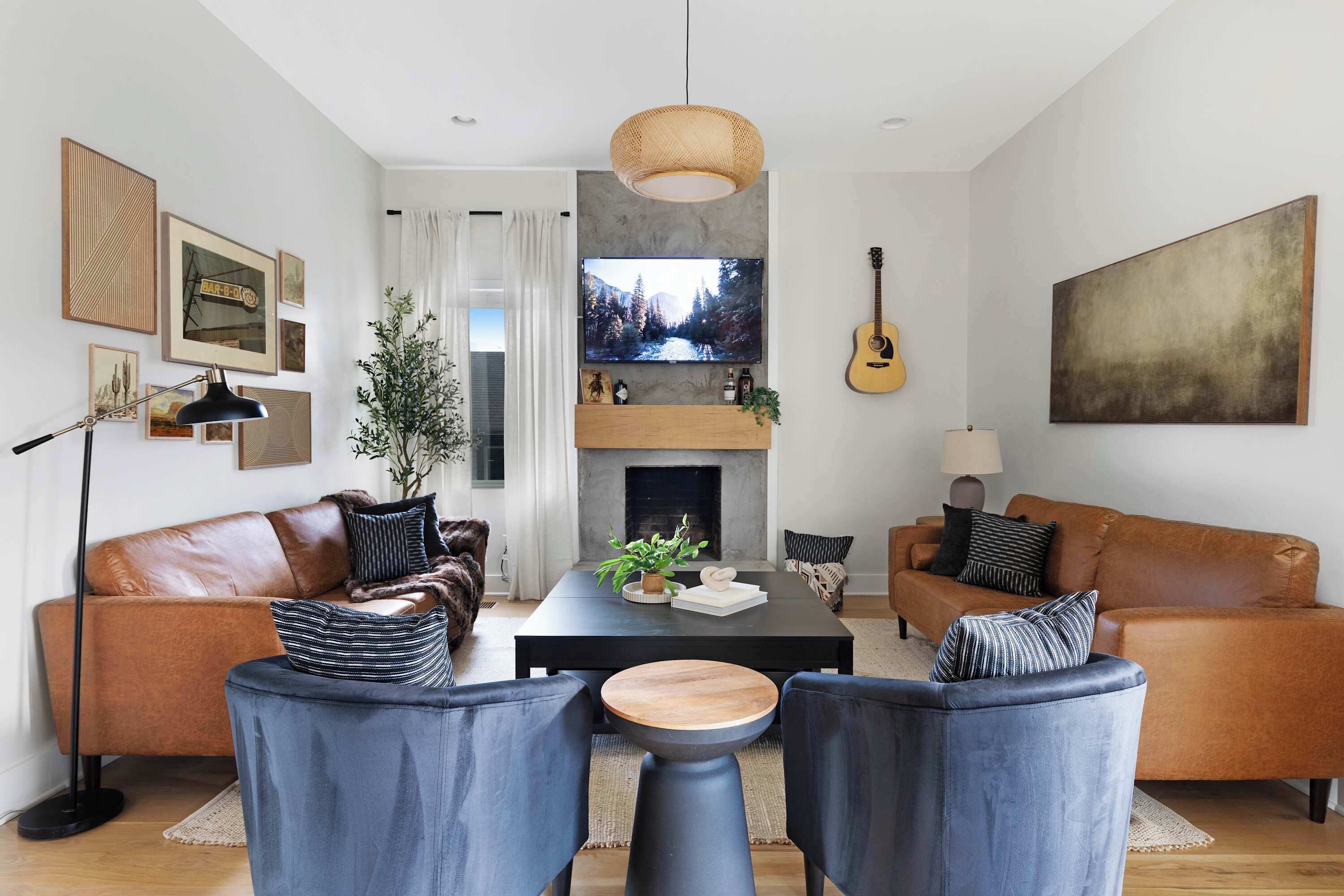 TV, peis og kontorer