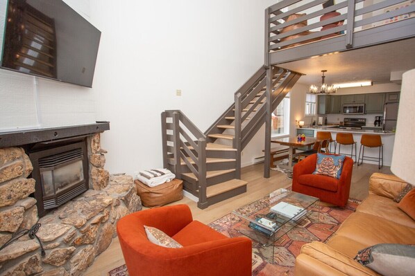 Smart-tv en een open haard