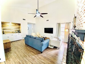 Smart TV, lareira, pebolim