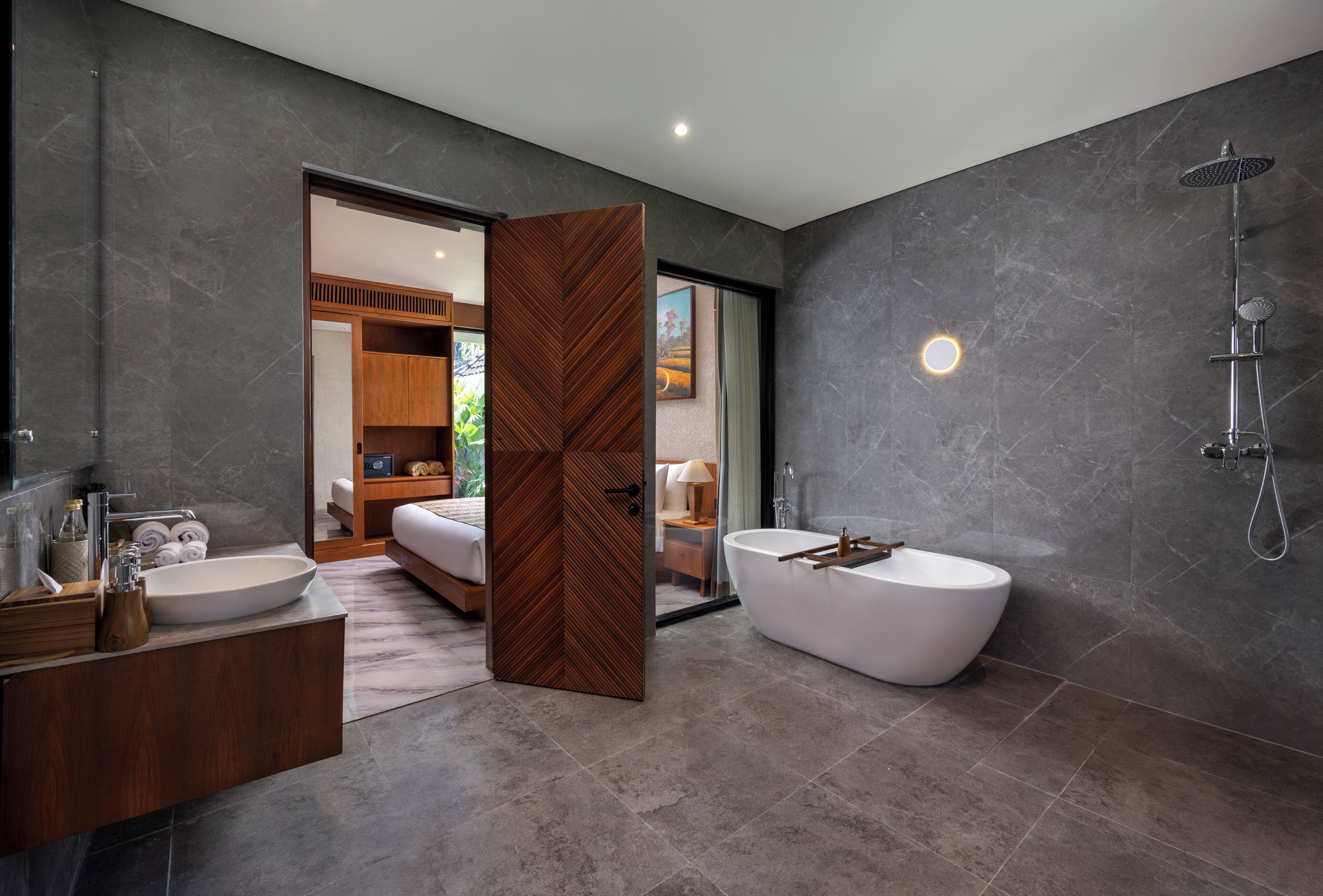 Kamar Triple Keluarga | Kamar mandi | Bathtub dan shower terpisah dan perlengkapan mandi gratis