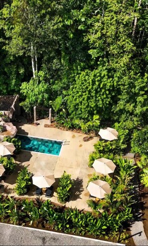 Outdoor pool, a heated pool