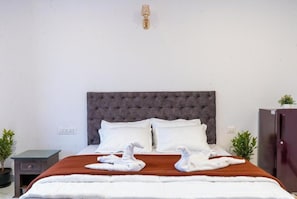 Deluxe Double Room | Free WiFi - Artham Guesthouse (Morjim)
