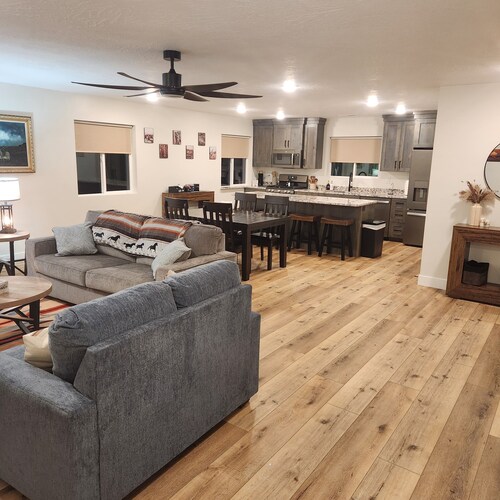 Elevated Retreat in delightful Cedar City