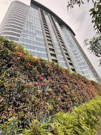 Exterior. Cozy 1-bedroom Condo near Abreeza Ayala Mall with City View and Free Parking