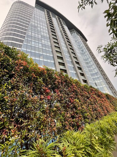 Cozy 1-bedroom Condo near Abreeza Ayala Mall with City View and Free Parking