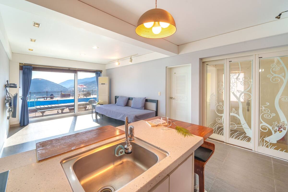Basic Room, 1 Bedroom (Violin (Ocean View/Spa)) | 1 bedroom, WiFi (free)
