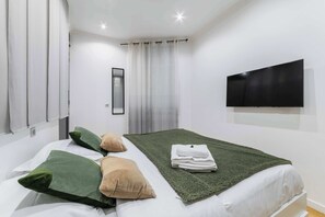 1 bedroom, iron/ironing board, WiFi, bed sheets